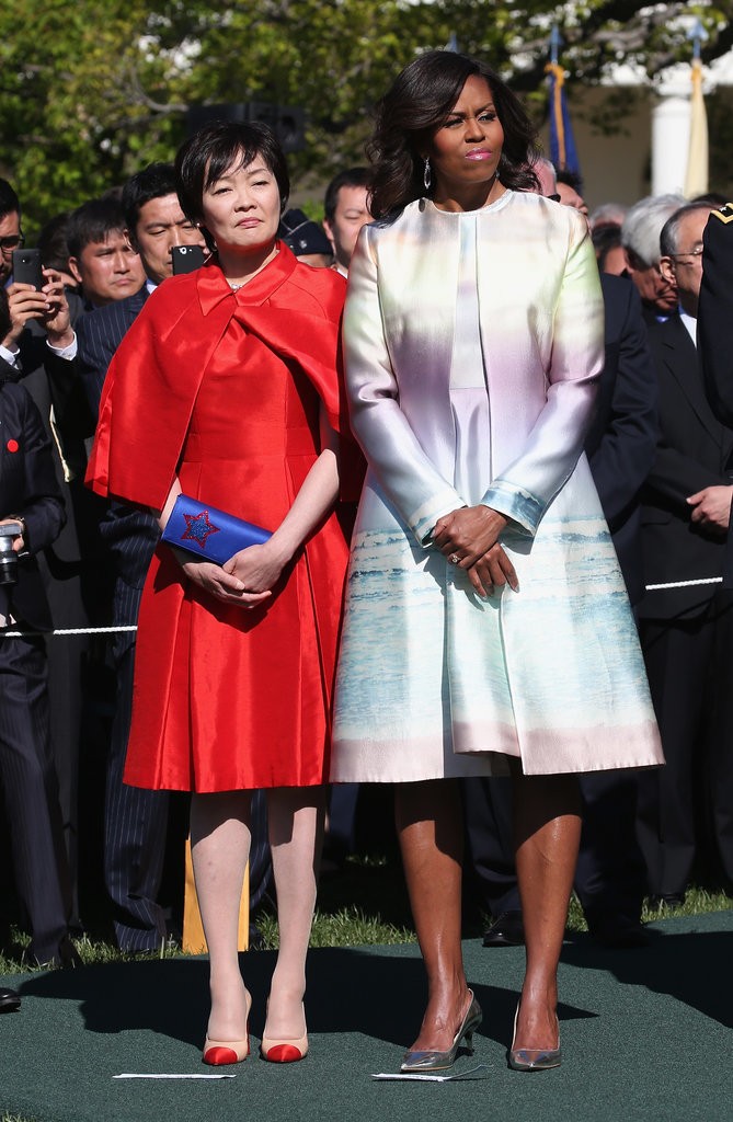 Wearing-Monique-Lhuillier