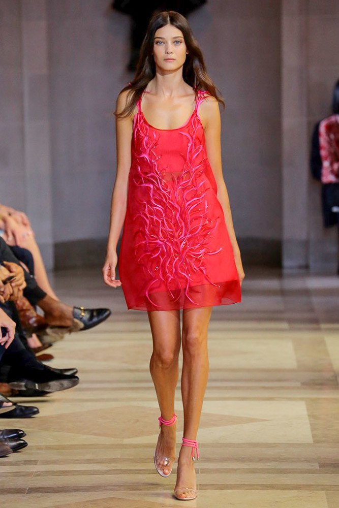 carolina-herrera-rtw-ss-2016-30
