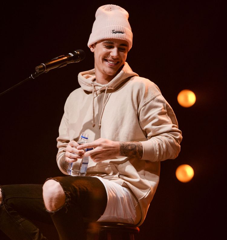 resized_JUSTIN-BIEBER_2594950a