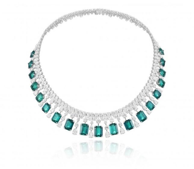 عقد من Chopard من مجموعة Red Carpet