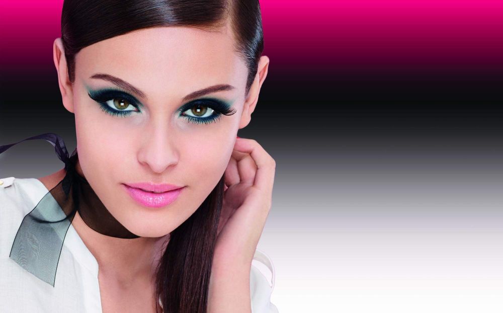 resized_Bourjois - Lash Beauty Guide - model shot with background