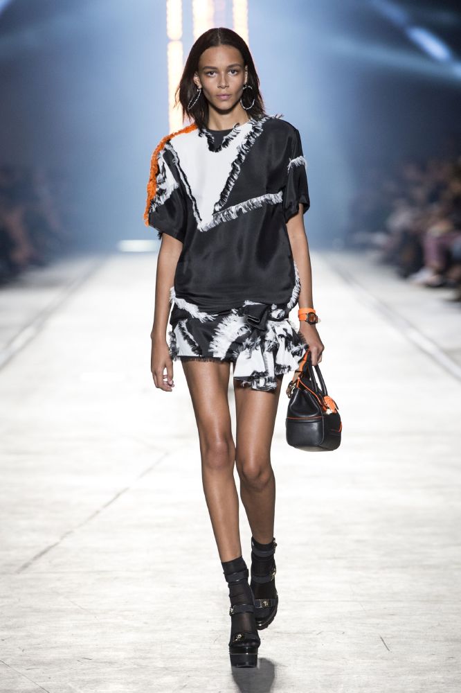 resized_Versace Women_SS16_Look 36