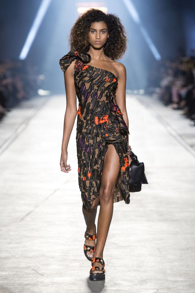 resized_Versace Women_SS16_Look 42