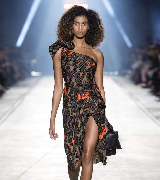 resized_Versace Women_SS16_Look 42