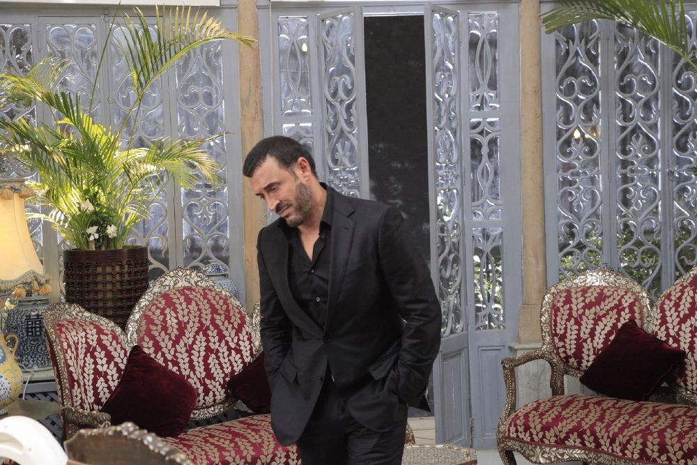 فيديو وصور.. القيصر يطلق كتاب الحب مشاهير