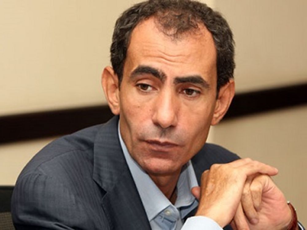 resized_يسري فودة