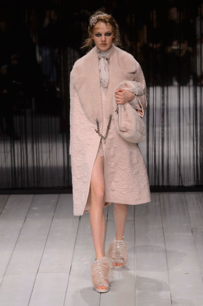 Alexander-McQueen-AutumnWinter-2016 (12)