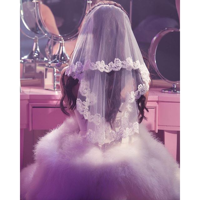 الصورة الأولى من تصوير أحدث فيديو كليب