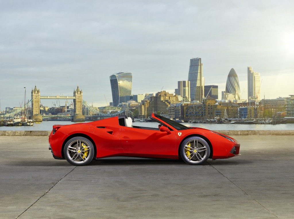 فيراري 488 سبايدر (2)