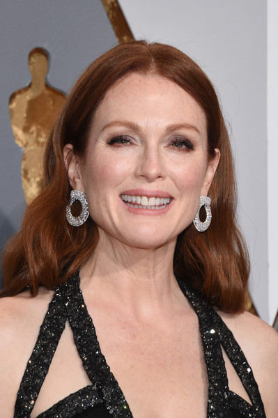 Julianne+Moore+Hoop+Earrings+Diamond+Hoops+chopard