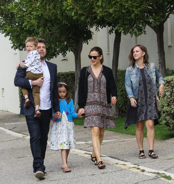 ben-affleck-jennifer-garner-easter-sunday-reunion-4