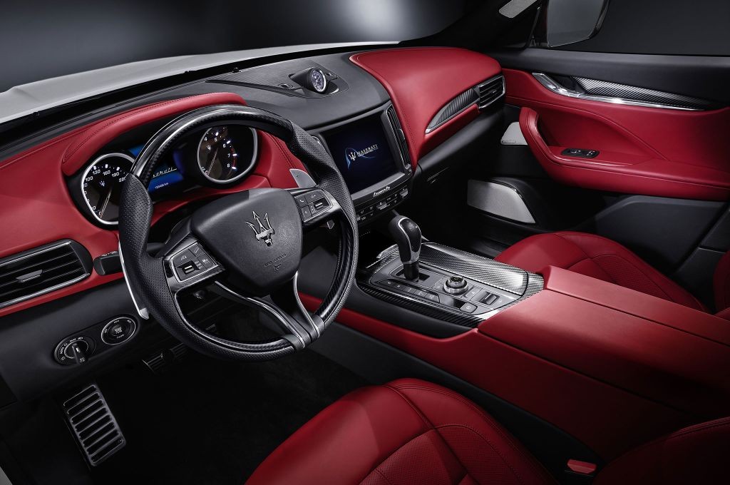 resized_Maserati-Levante-cabin-02