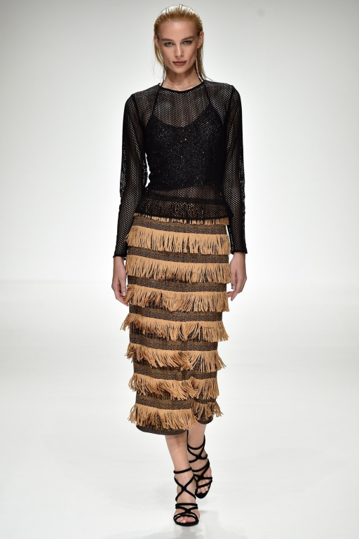 12-dima-ayad-fashion-forward-season-6-dubai-ready-to-wear-collection-autox768