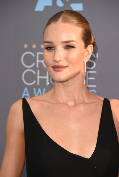 21st Annual Critics Choice Awards Arrivals - Rosie Huntington-Whiteley -Anita Ko Jewelry