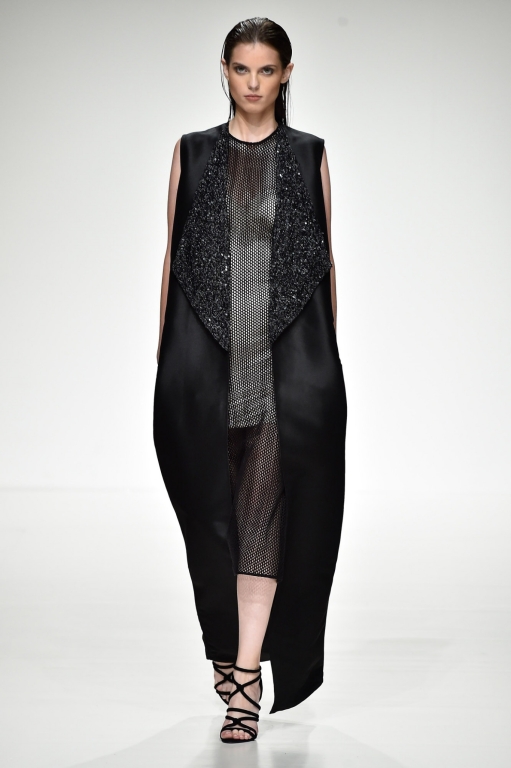 22-dima-ayad-fashion-forward-season-6-dubai-ready-to-wear-collection-autox768