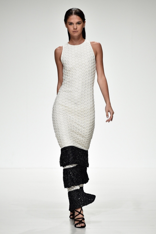 26-dima-ayad-fashion-forward-season-6-dubai-ready-to-wear-collection-autox768