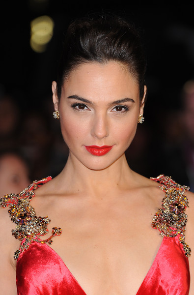 Gal+Gadot+Earring+Studs+Diamond+Studs+utiffany & co.