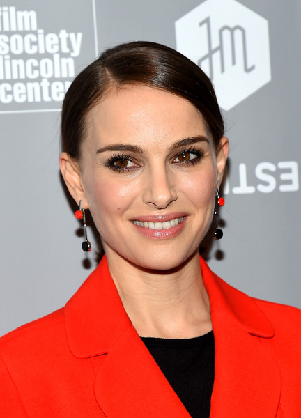 Natalie Portman - Dangle Earrings from Christian Dior