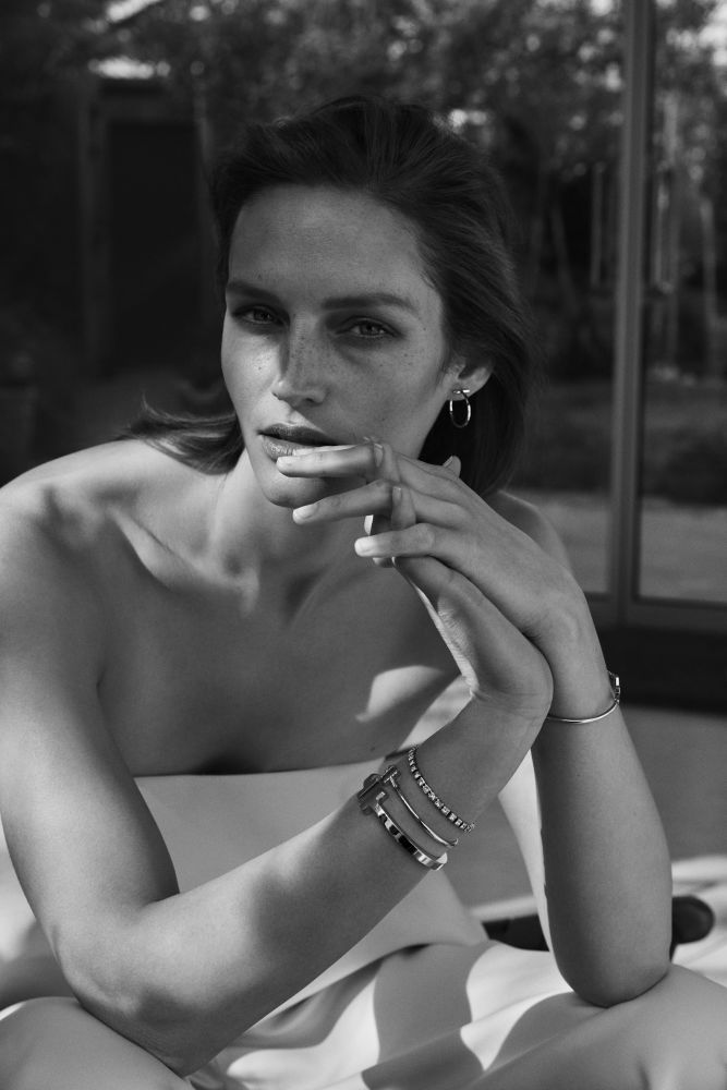 resized_NetAPorter_Tiffany_01_0195BW_ALIQUE