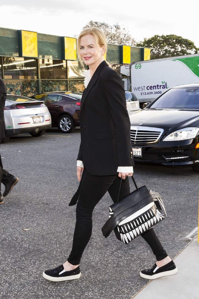 resized_Nicole Kidman - Wave Bag 2