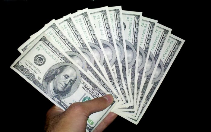 روسية تنفق 200 الف دولار على ملابسها الفاخرة سنويا