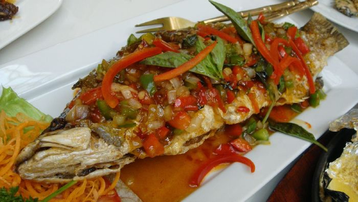 سمك بالصلصلة