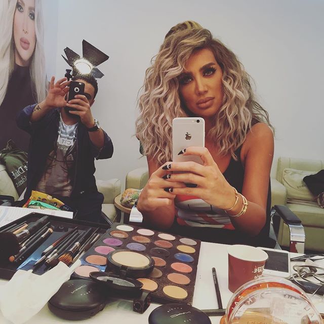 مايا دياب تختارالشعر الغجري عنوانًا لإطلالتها