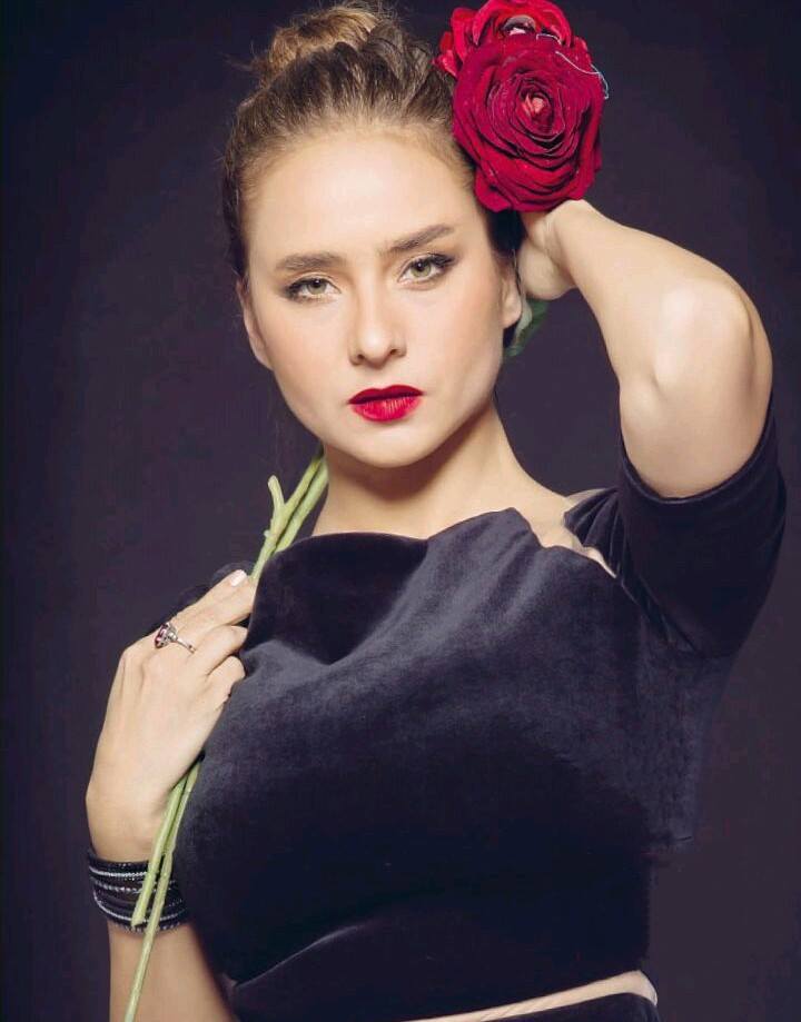 نيللي كريم (2)