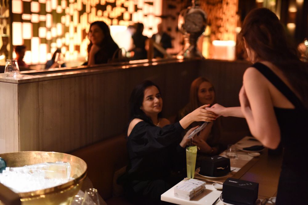 resized_Fashionable Guests ,