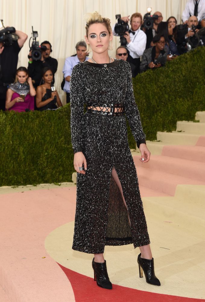resized_Kristen STEWART_Met Gala 2016_May 2nd 2016