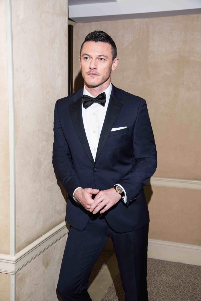 resized_LukeEvans_in_TommyHilfiger