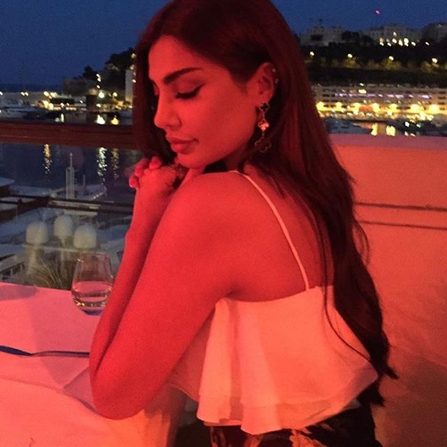 امل العوضي (2)