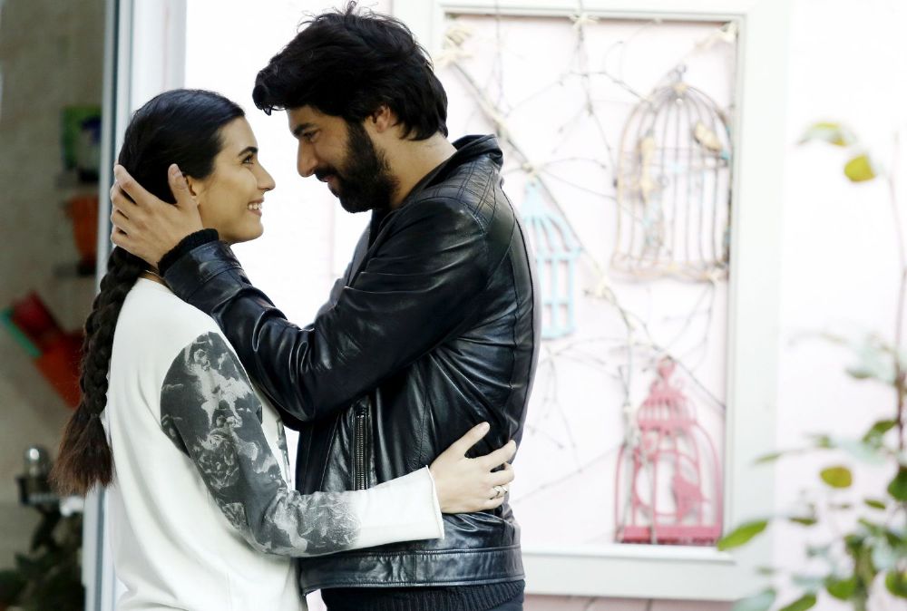 توبا بويوكستون و أنجين أكيوريك (3)