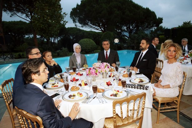 طاولة افطار اردوغان (1)