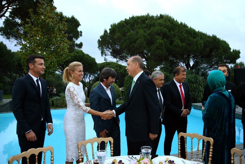 طاولة افطار اردوغان (4)