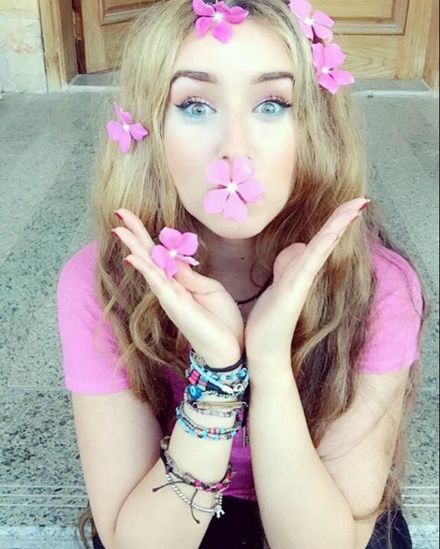 هنا الزاهد (2)