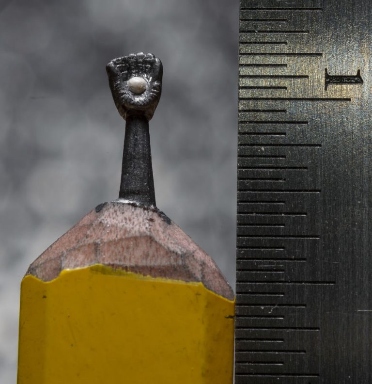 هياكل للافيال باقلام الرصاص (15)