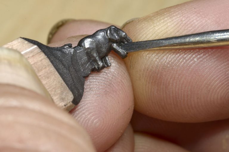 هياكل للافيال باقلام الرصاص (5)