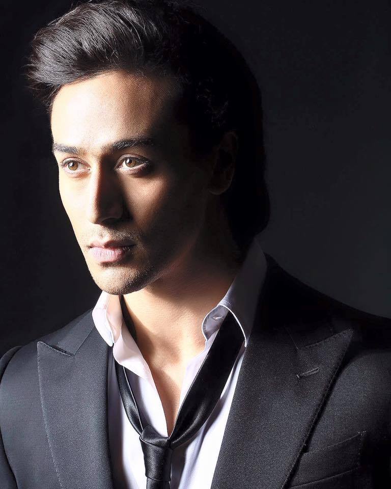 تايجر شروف (2)