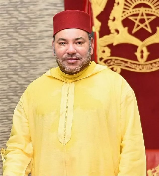 ملك المغرب يقلد الجريني وسام المكافأة الوطنية مشاهير