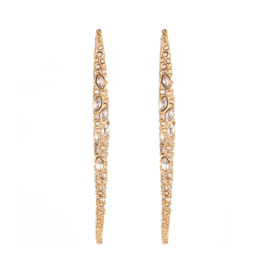 Drop-earrings-power-woman-favorite-which-means-time