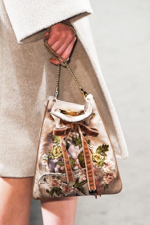 embellished-pouch-fall-bags-alberta-ferretti-600x900