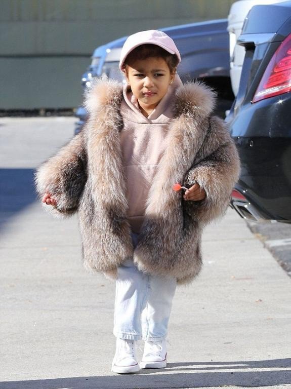 كيم كارداشيان Kim  (1)