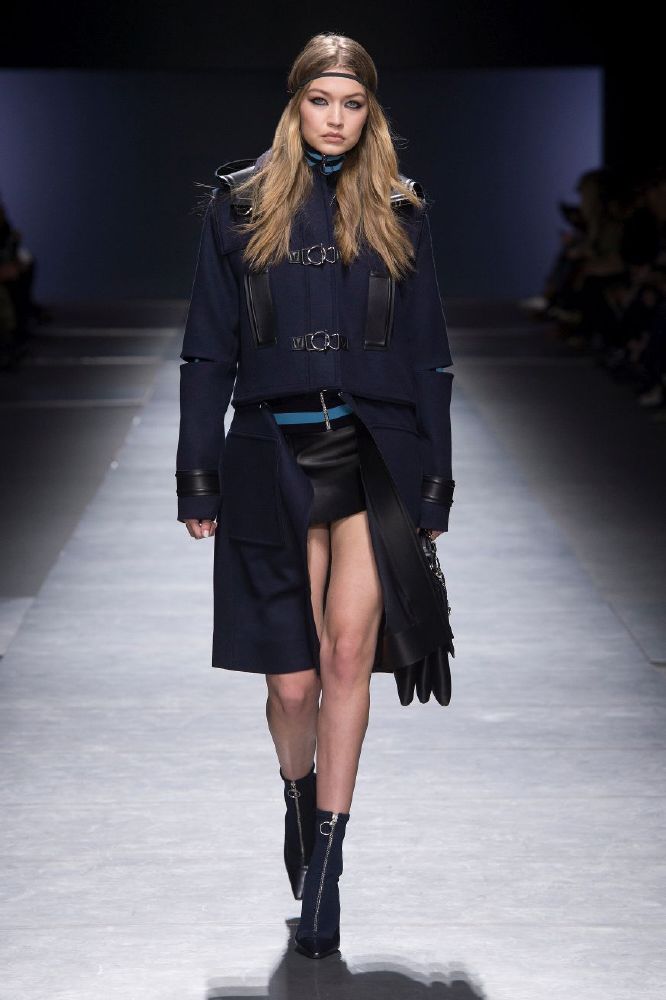 resized_versace_women_fw16_001