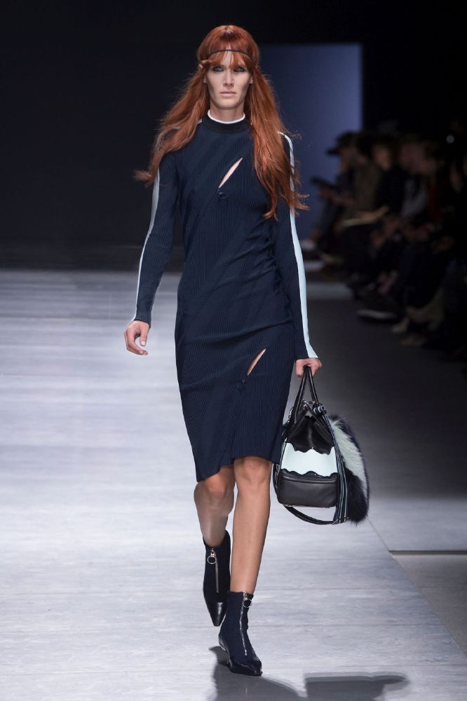 resized_versace_women_fw16_033