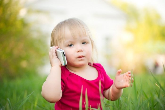 استخدام الأطفال للهواتف