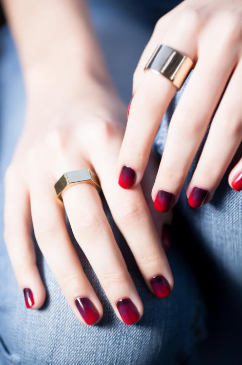 1441209931-cherry-bomb-ombre-opi-nail-art