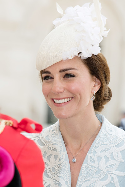 diamond-dangling-earrings-kate-middleton