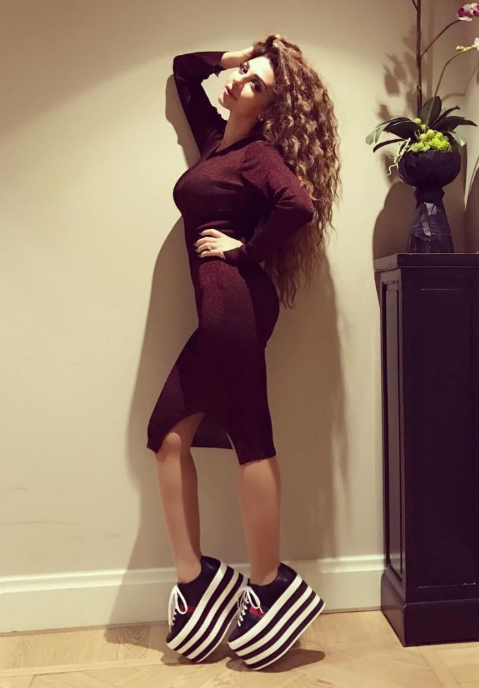 490503-%d9%85%d9%8a%d8%b1%d9%8a%d8%a7%d9%85-%d9%81%d8%a7%d8%b1%d8%b3-%d8%a7%d8%b1%d8%aa%d8%af%d8%aa-%d8%ad%d8%b0%d8%a7%d8%a1-%d8%b9%d8%a7%d9%84%d9%8a-%d8%ac%d8%af%d8%a7-950x0-3