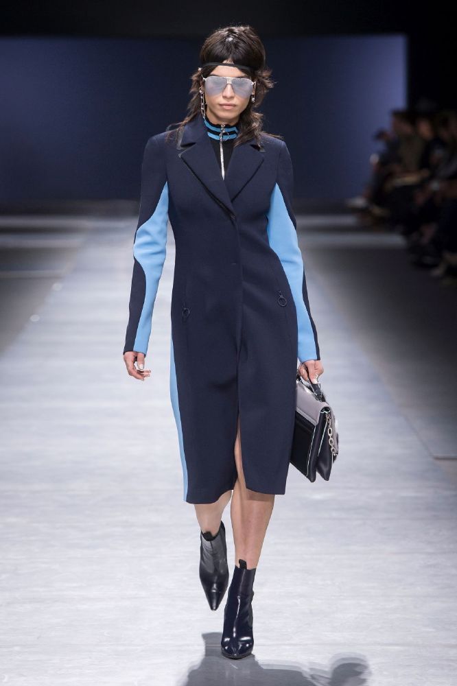 resized_versace_women_fw16_012